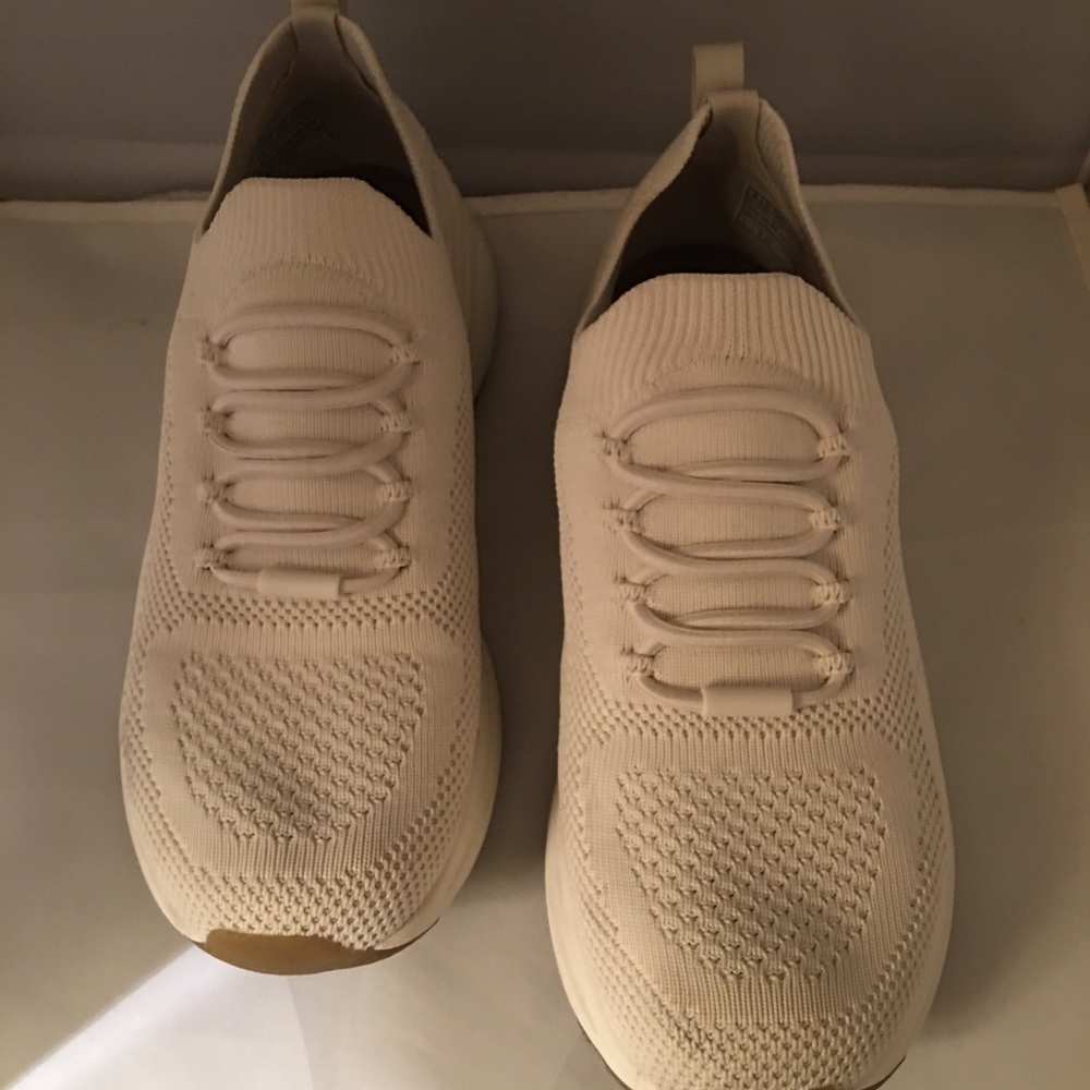 Sz. 8 bobs by skechers